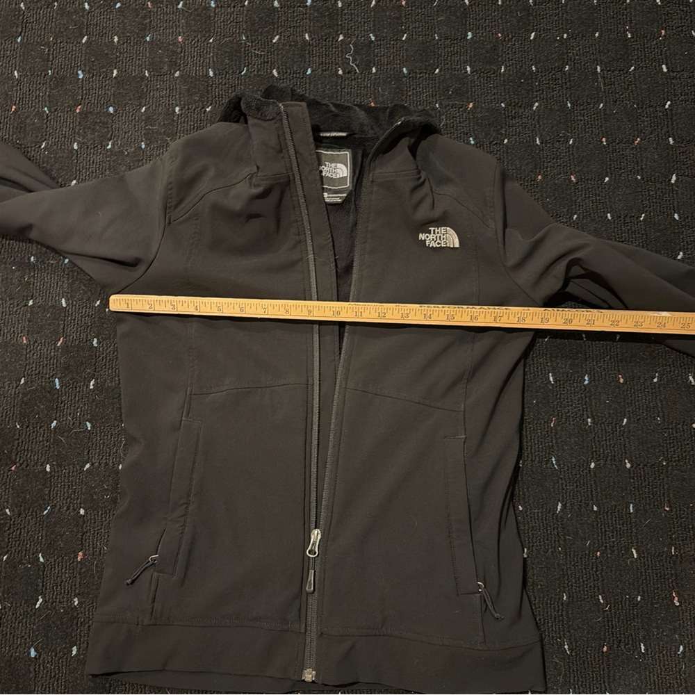 The North Face Women’s black Jacket with fleece inside - Picture 8 of 9